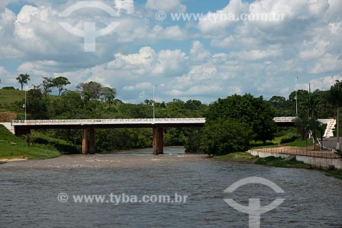  Assunto: Ponte sobre o Rio Itiquira / Local: Itiquira - Mato Grosso (MT) - Brasil / Data: 12/2001 