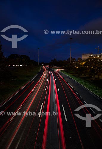  Assunto: Luzes de carros no Aterro do Flamengo / Local: Rio de Janeiro (RJ) - Brasil / Data: 02/2012 