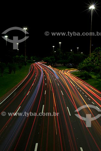  Assunto: Luzes de carros no Aterro do Flamengo / Local: Rio de Janeiro (RJ) - Brasil / Data: 02/2012 