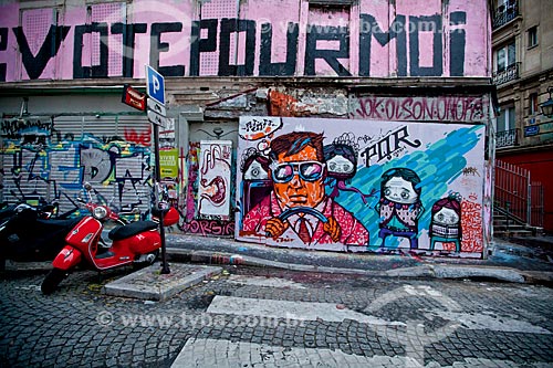  Assunto: Grafite em muro das ruas de Montmartre / Local: Montmartre - Paris - França - Europa / Data: 06/2012 