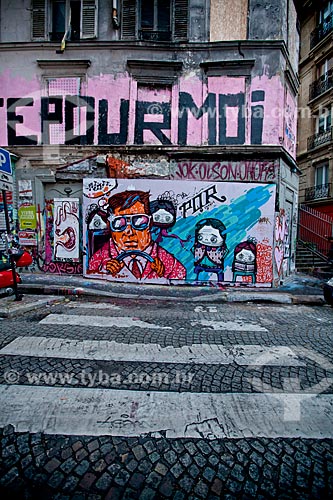  Assunto: Grafite em muro das ruas de Montmartre / Local: Montmartre - Paris - França - Europa / Data: 06/2012 