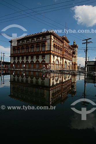  Assunto: Prédio da Alfândega e Guardamoria durante o período de cheia / Local: Manaus - Amazonas (AM) - Brasil / Data: 06/2012 