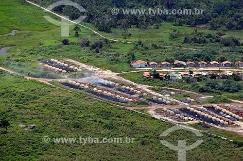  Assunto: Serraria com fornos de carvoaria próxima à Reserva Biológica de Gurupi / Local: Maranhão (MA) - Brasil / Data: 05/2012 