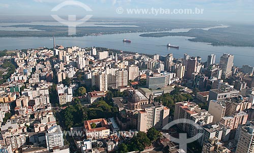  Assunto: Vista aérea do centro da cidade de Porto Alegre com Lago Guaíba ao fundo / Local: Porto Alegre - Rio Grande do Sul (RS) - Brasil / Data: 05/2012 