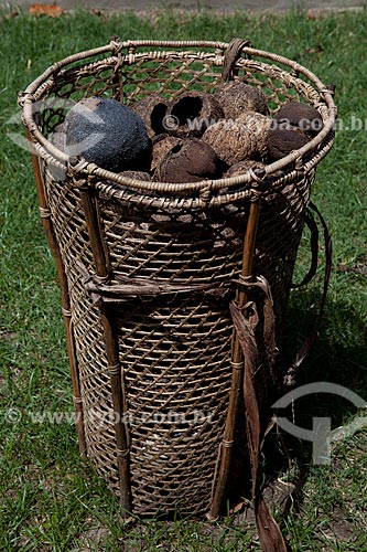 Assunto: Museu Sacaca - Jamaxi, cesto utilizado pelos castanheiros na coleta e transporte dos ouriços e amêndoas da castanha / Local: Macapá - Amapá (AP) - Brasil / Data: 04/2012 