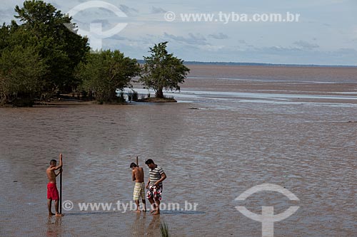  Assunto: Vazante do Rio Amazonas / Local: Macapá - Amapá (AP) - Brasil / Data: 04/2012 