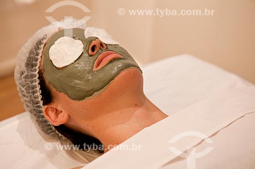  Assunto: Geoterapia facial  ( Argila medicinal )  / Local: Rio de Janeiro  -  Rio de Janeiro  ( RJ )   -  Brasil / Data: 05/2012 