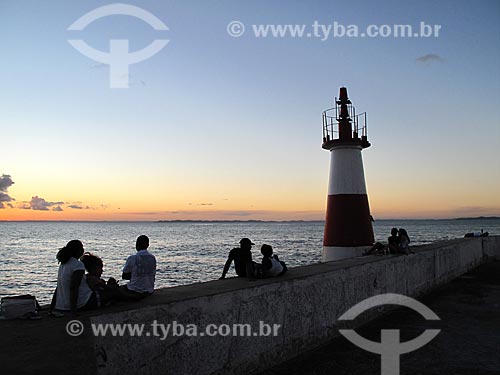  Assunto: Farol Monte Serrat (1935) / Local: Monte Serrat - Salvador - Bahia (BA) - Brasil / Data: 07/2012 