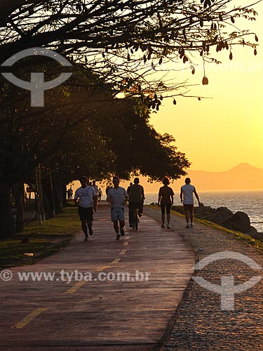  Assunto: Ciclovia do Aterro do Flamengo ao amanhecer / Local: Flamengo - Rio de Janeiro (RJ) - Brasil / Data: 07/2012 