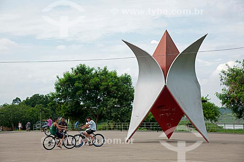  Assunto: Escultura de Tomie Otake em comemoração dos 100 anos da imigração Japonesa / Local: Registro - São Paulo (SP) - Brasil / Data: 02/2012 