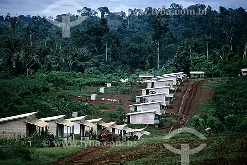  Assunto: Casas de operários que construíram a rodovia Transamazônica / Local: Amazonas (AM) - Brasil / Data: Década de 70 