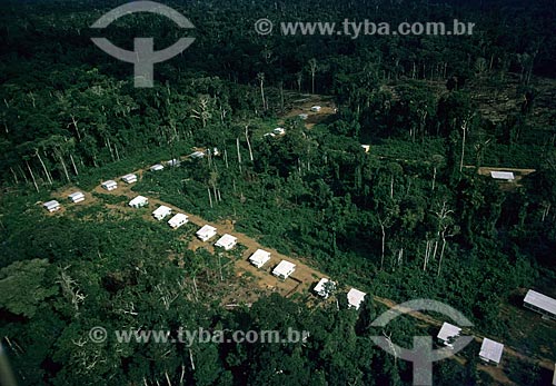  Assunto: Casas de operários que construíram a rodovia Transamazônica / Local: Amazonas (AM) - Brasil / Data: Década de 70 