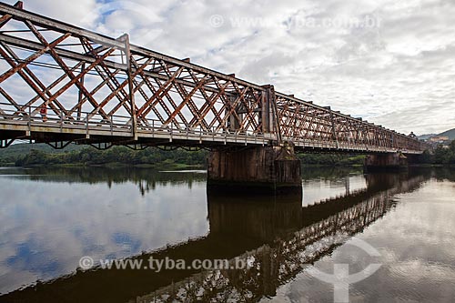  Assunto: Ponte ferroviária Dom Pedro II (1885) sobre o Rio Paraguaçu ligando as cidades de Cachoeira e São Félix / Local: Cachoeira - Bahia (BA) - Brasil / Data: 07/2012 