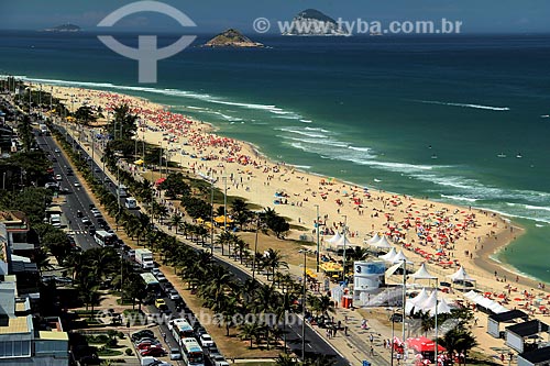  Assunto: Praia da Barra da Tijuca com Ilhas Cagarras ao fundo e Avenida Sernambetiba / Local: Rio de Janeiro - Rio de Janeiro (RJ) - Brasil / Data: 08/2012 