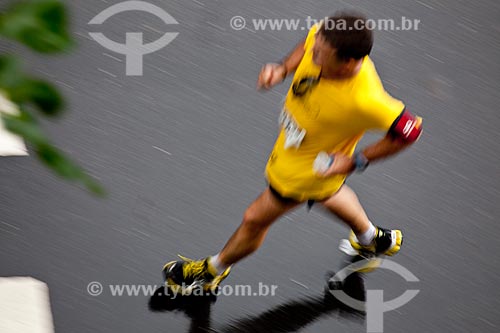 Assunto: Corredor durante a Meia Maratona da Cidade do  Rio de Janeiro / Local: Rio de Janeiro  -  Rio de Janeiro (RJ) - Brasil / Data: 07/2012 
