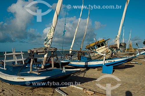  Assunto: Jangadas atracadas no litoral potiguar / Local: Touros - Rio Grande do Norte (RN) - Brasil / Data: 04/2012 