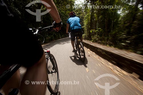  Assunto: Ciclistas na estrada das Paineiras / Local: Rio de Janeiro - Rio de Janeiro (RJ) - Brasil / Data: 12/2011 