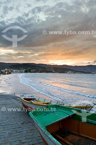  Assunto: Praia de Garopaba vista do centro histórico / Local: Garopaba - Santa Catarina (SC) - Brasil / Data: 07/2012 