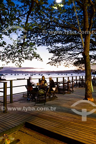  Assunto: Restaurante à beira do mar na Praia de Santo Antonio de Lisboa / Local: Santo Antonio de Lisboa - Santa Catarina (SC) - Brasil / Data: 09/2012 