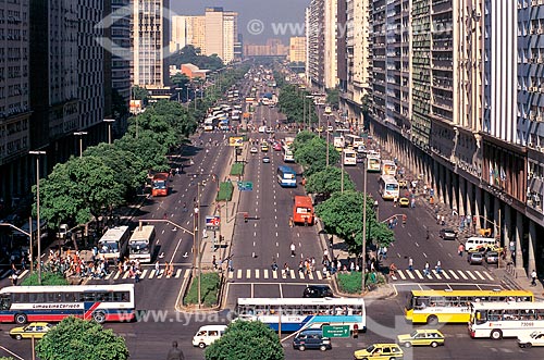  Assunto: Trânsito na Avenida Presidente Vargas perto do cruzamento com a Avenida Rio Branco / Local: Rio de Janeiro (RJ) - Brasil / Data: 2000 