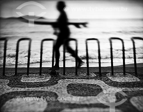  Assunto: Surfista no Calçadão de Ipanema / Local: Ipanema -  Rio de Janeiro (RJ) - Brasil / Data: 09/2012 