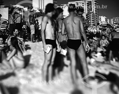 Assunto: Pessoas na Praia de Ipanema / Local: Ipanema - Rio de Janeiro (RJ) - Brasil / Data: 09/2012 