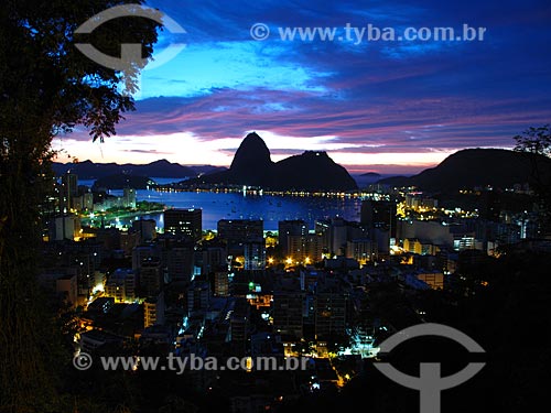  Assunto: Pão de Açúcar ao amanhecer / Local: Botafogo - Rio de Janeiro (RJ) - Brasil  / Data: 10/2012 