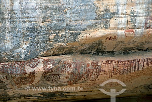  Assunto: Inscrições rupestres no sítio arqueológico Alcobaça no Parque Nacional do Catimbau  - Coluna crono estratigráfica que abrange desde 4.600 a 880 anos AP / Local: Buíque - Pernambuco (PE) - Brasil / Data: 08/2012 