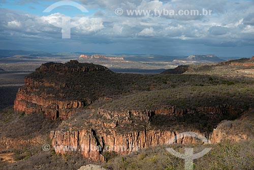  Assunto: Vale na trilha das Umburanas no Parque Nacional do Catimbau / Local: Buíque - Pernambuco (PE) - Brasil / Data: 08/2012 