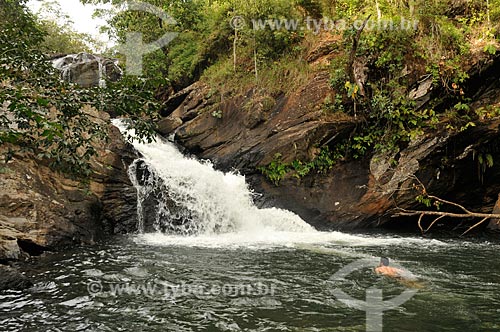  Assunto: Cachoeira Meia Lua - Ribeirão Santa Maria / Local: Pirenópolis - Goiás (GO) - Brasil / Data: 05/2012 