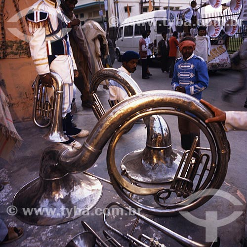  Assunto: Instrumento de sopro - tuba e trombone / Local: Índia - Ásia / Data: 04/2007 