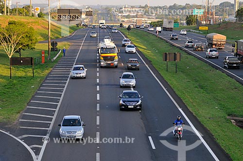  Assunto: Tráfego na Rodovia Washington Luís (BR-040) / Local: próximo à São José do Rio Preto - São Paulo (SP) - Brasil / Data: 10/2012 
