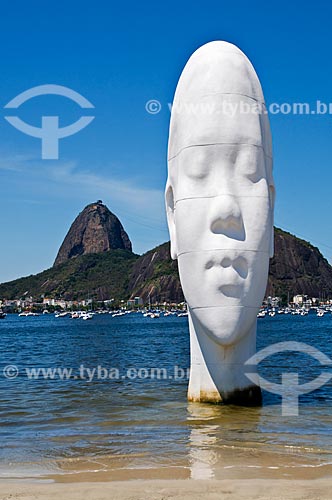  Assunto: Estátua de fibra de vidro denominada Awilda, instalada na Praia de Botafogo - Obra do artista espanhol Jaume Plensa / Local: Botafogo - Rio de Janeiro (RJ) - Brasil / Data: 09/2012 