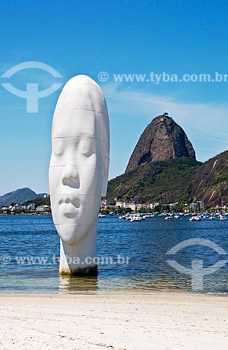  Assunto: Estátua de fibra de vidro denominada Awilda, instalada na Praia de Botafogo - Obra do artista espanhol Jaume Plensa / Local: Botafogo - Rio de Janeiro (RJ) - Brasil / Data: 09/2012 