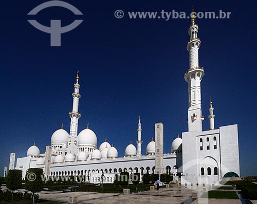  Assunto: Grande Mesquita de Abu Dhabi - Mesquita Sheik Zayed Bin Sultan Al Nathyan - o fundador do Emirados Arabes Unidos / Local: Abu Dhabi - Emirados Árabes Unidos - Ásia / Data: 03/2012 