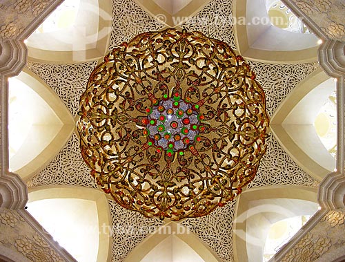  Assunto: Lustre da Grande Mesquita de Abu Dhabi - Mesquita Sheik Zayed Bin Sultan Al Nathyan - o fundador do Emirados Arabes Unidos / Local: Abu Dhabi - Emirados Árabes Unidos - Ásia / Data: 02/2009 