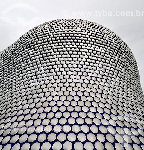  Assunto: Fachada do Edifício Selfridge - fachada de concreto revestida por 15.000 discos de alumínio / Local: Birmingham - Reino Unido - Europa / Data: 06/2012 