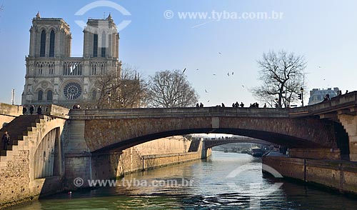  Assunto: Petit Pont (Ponte Pequena) - 1853 / Local: Paris - França - Europa / Data: 02/2012 