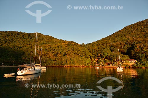  Assunto: Barcos na Enseada Sítio Forte / Local: Distrito Ilha Grande - Angra dos Reis - Rio de Janeiro (RJ) - Brasil / Data: 07/2012 