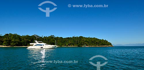  Assunto: Barco próximo à Ilha da Gipoia / Local: Distrito Ilha Grande - Angra dos Reis - Rio de Janeiro (RJ) - Brasil / Data: 07/2012 