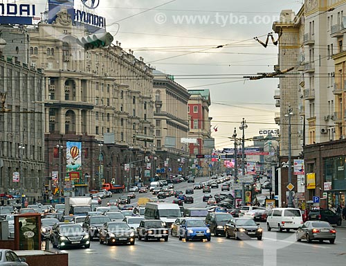  Assunto: Trânsito em rua de Moscou / Local: Bely Gorod - Moscou - Rússia - Europa / Data: 09/2010 