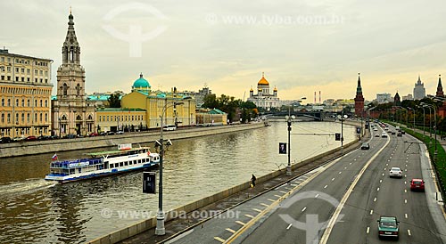  Assunto: Rio Moscou com a Catedral de Cristo Salvador ao fundo / Local: Moscou - Rússia - Europa / Data: 09/2010 