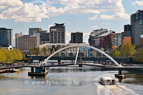  Assunto: Southgate - passarela de pedestre sobre o Rio Yarra / Local: Melbourne - Austrália - Oceania / Data: 10/2010 