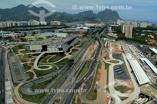 Assunto: Vista da Cidade da Música e terminal BRT (Bus Rapid Transit) à direita / Local: Barra da Tijuca - Rio de Janeiro (RJ) - Brasil / Data: 01/12 