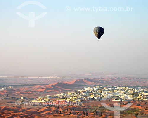  Assunto: Balões no céu do Distrito de Al Khalidiya / Local: Al Ain - Emirados Árabes Unidos - Ásia / Data: 01/2009 