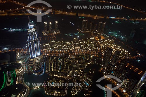  Assunto: Vista noturna do centro financeiro a partir do Edifício Burj Khalifa / Local: Dubai - Emirados Árabes Unidos - Ásia / Data: 01/2010 