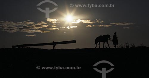  Assunto: Homem com cavalo em Campos de cima da Serra / Local: Região de Campos de Cima da Serra - Rio Grande do Sul ( RS ) - Brasil / Data: 09/2002 