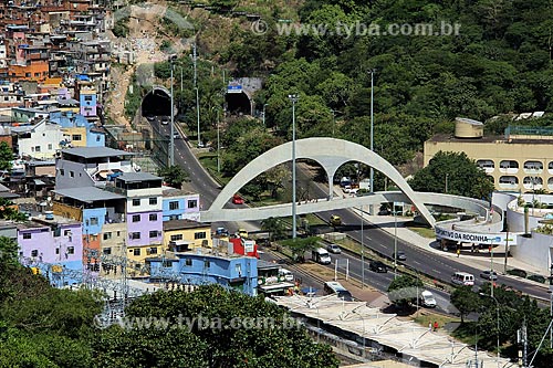  Assunto: Vista da passarela da Rocinha, autoestrada Lagoa - Barra e entrada do Túnel Zuzu Angel / Local: São Conrado - Rio de Janeiro (RJ) - Brasil / Data: 12/2012 
