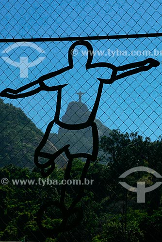  Assunto: Desenho na tela de proteção do Fluminense Football Club com o Corcovado ao fundo / Local: Laranjeiras - Rio de Janeiro (RJ) - Brasil / Data: 01/2008 