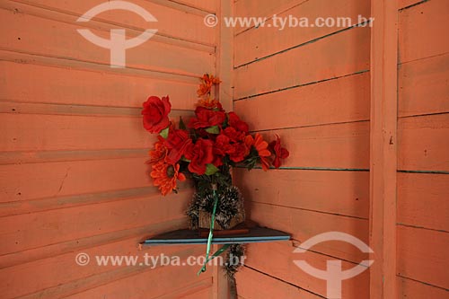  Assunto: Vaso com flor artificial / Local: Amapá (AP) - Brasil / Data: 05/2012 
